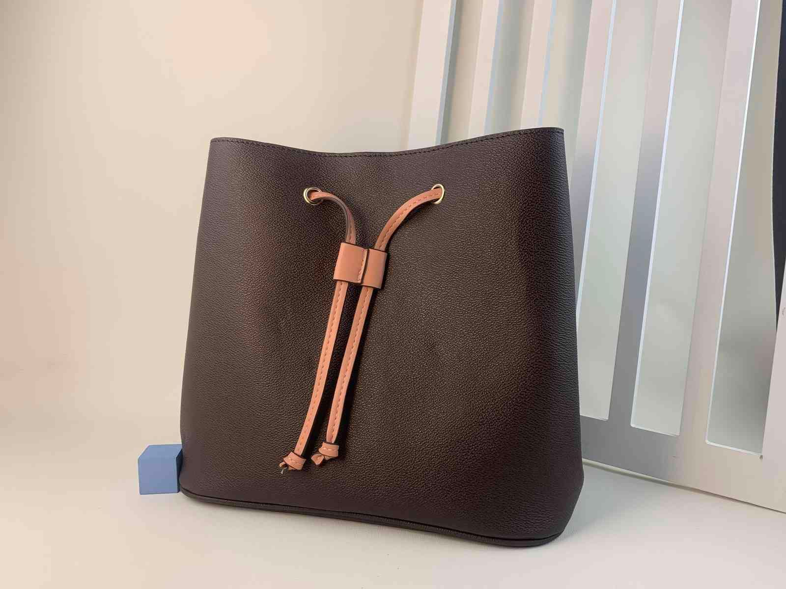 best place to buy designer bolsas