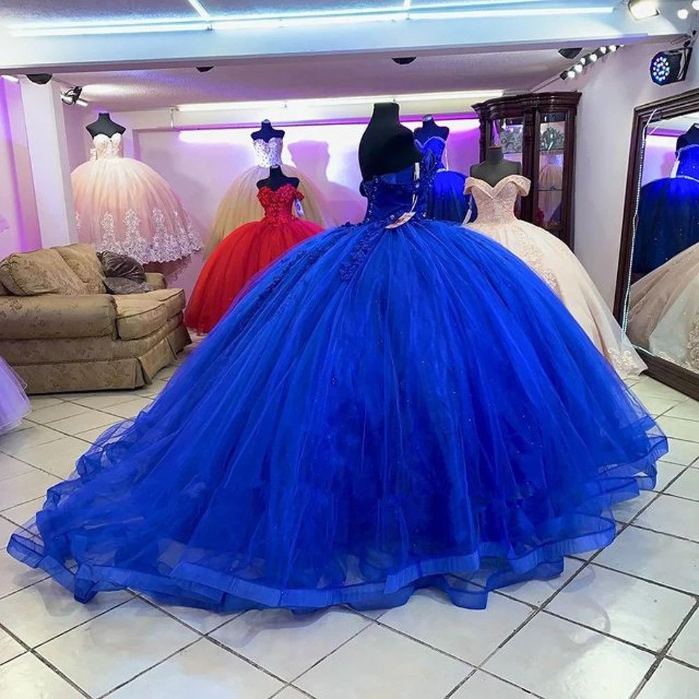 2022 Simple Plus Size Appliques Ball Gown Quinceanera Dresses Royal Blue  Lace Sweep Train Blackelss Formal