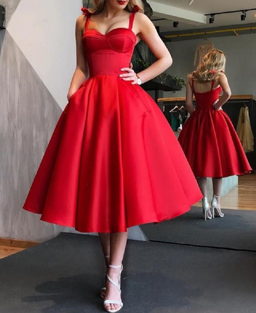 Elegantes vestidos de cóctel cortos rojos vestido de fiesta fiesta de satén Longitud de