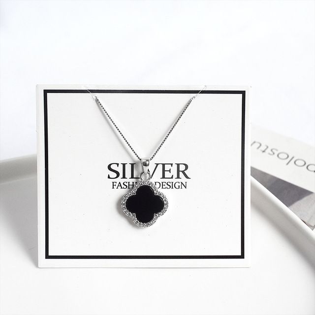 collier noir