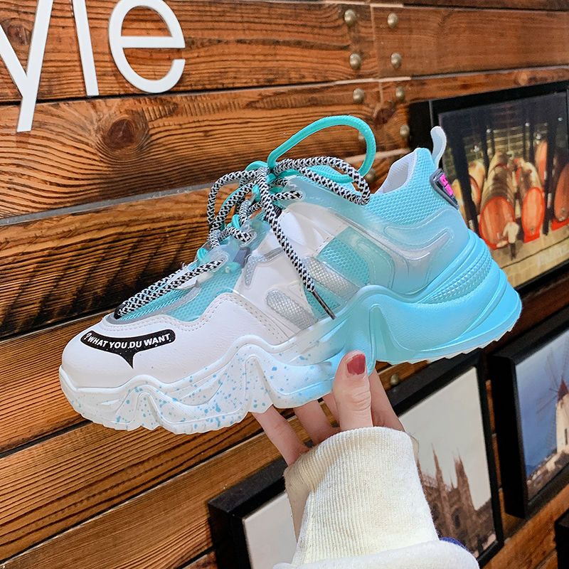 Sneakertrends voor 2022 + hoe draag je deze sneakers 2022? | Glamourista -  kapsels