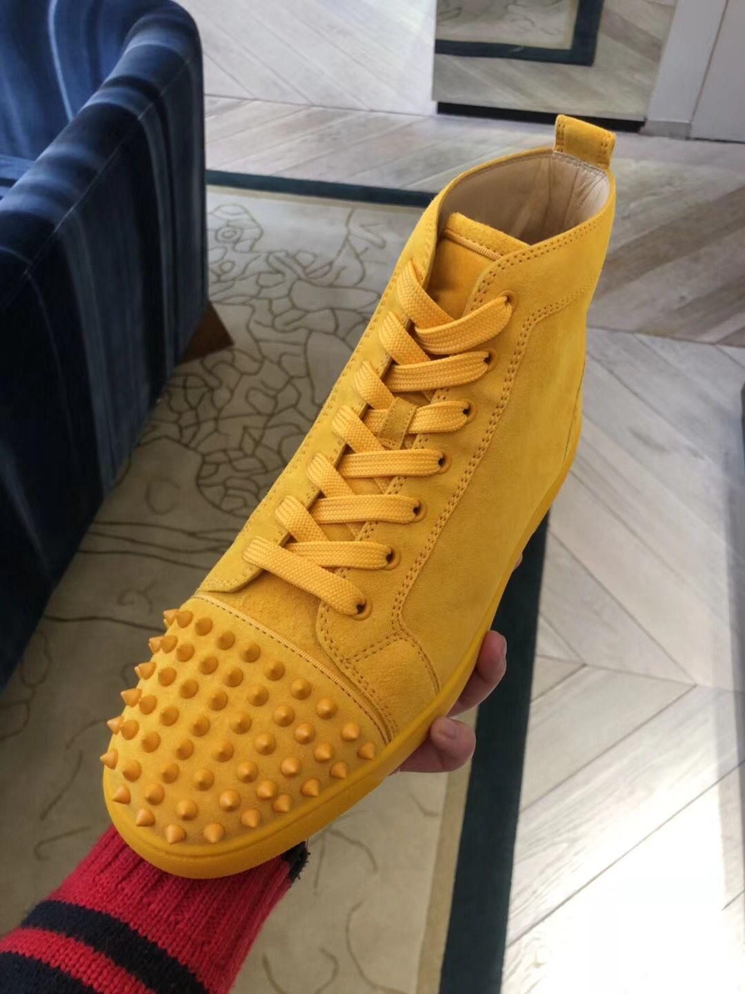 2020 Designer Spikes Vermelho Bottom Sneakers Amarelo, Cinza, Preto Camurça  Treinadores De Couro Mens Mulheres Designer Red Tamanho 5 14 Louboutin  Christian, Gender Melhor Qualidade E Preço Mais Baixo| DHgate.Com