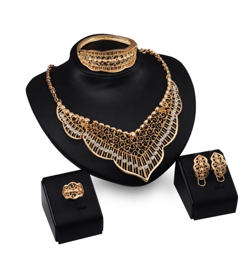 Conjunto Clásico De Joyas De Bodas Collar Y Pendientes De De Conjunto Clásico De Joyas De Bodas Collar Y Pendientes De De