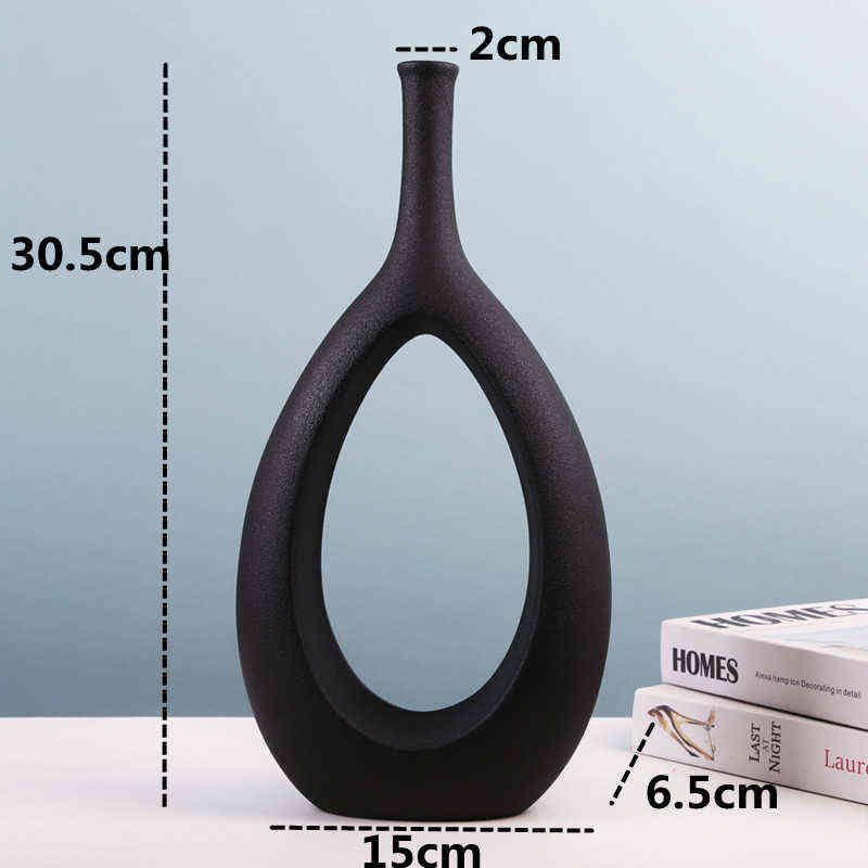 Black Vase l