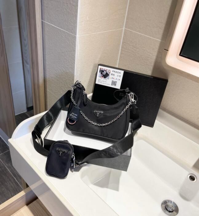 prada bolsa inside lining