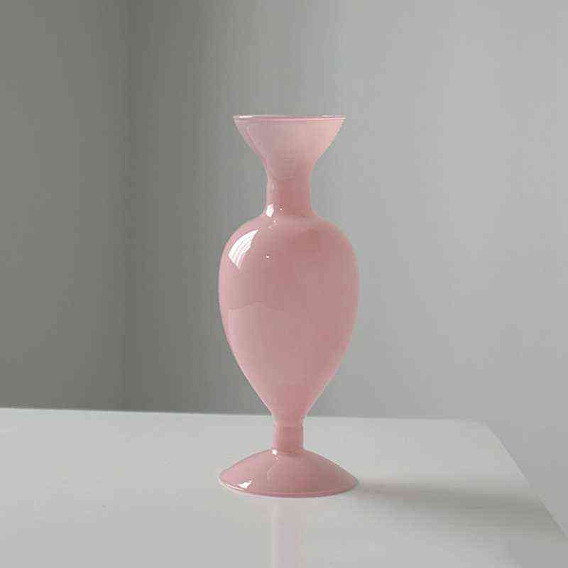 Roze glazen vaas
