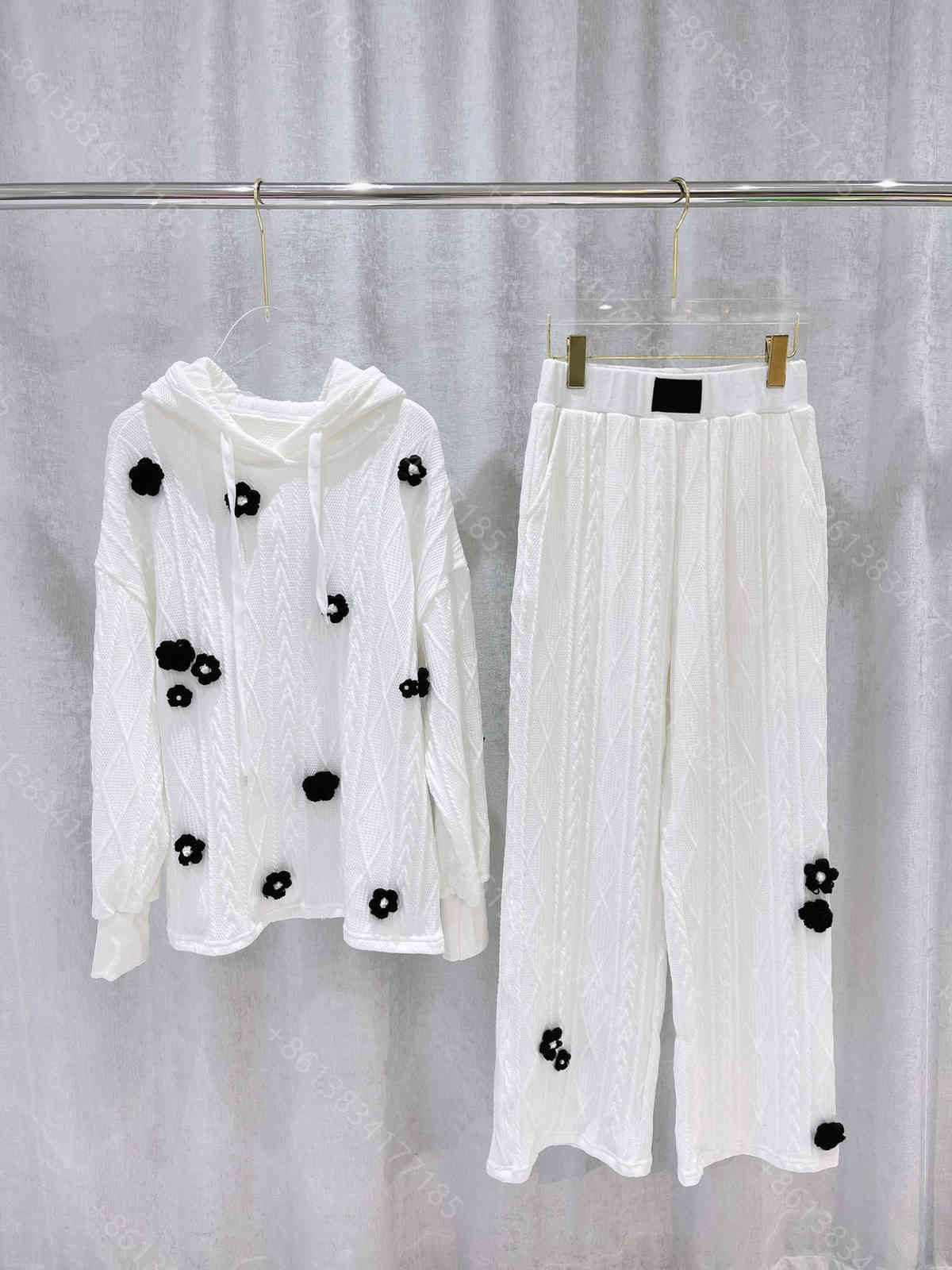 Compra Ropa De Diseñador Mujer Suéter Suéter Con Capucha Pantalones De  Pierna Ancha Lana Tejido Ganchillo Mujer Fábrica Tridimensional Flores De  Gama Alta Fábrica De Fábrica Al Por Mayor Barato | Entrega