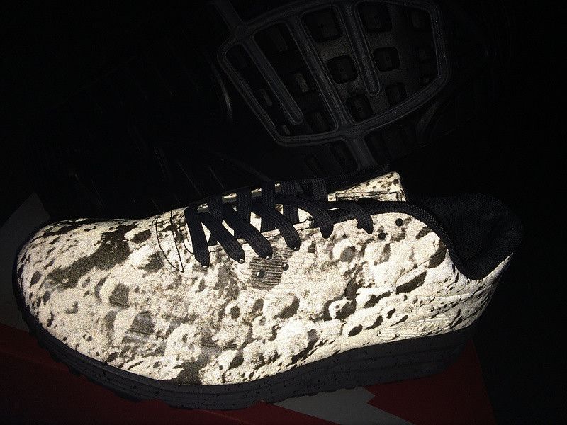 moon landing air max 90s