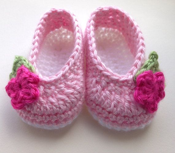 Desconto Em 2015 Moda HandmadeCrochet Bebê Primeiro Andar Sapatos Crochê  Sapatos De Bebê Para Bebês De 0 3 Meses. Rosa Com Sola Branca. Decoração De  Flores Loja Online De Andarilhos Bebé De