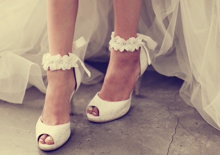 wedding shoes with ribbon