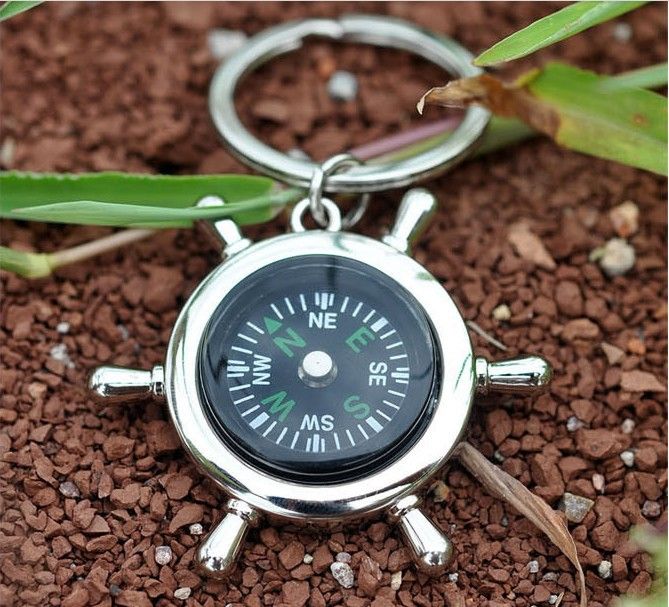 Fashion Rudder Compass Keychain Mini Compass Key Chain Ring Pocket Outdoor Gadgets Hiking