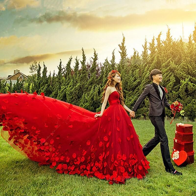 Long train dress for photoshoot Clearance