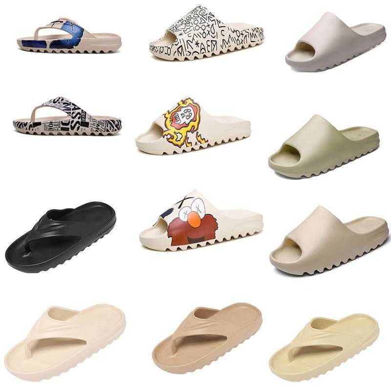 Compra Corredor De Espuma De Lujo Kanye West Clog Sandals Triple Negro  Blanco Diapositivas De Moda Slippers Para Mujer Sandalias De Playa Para  Hombre Sandalias Flip Flops 35 45 Barato | Entrega