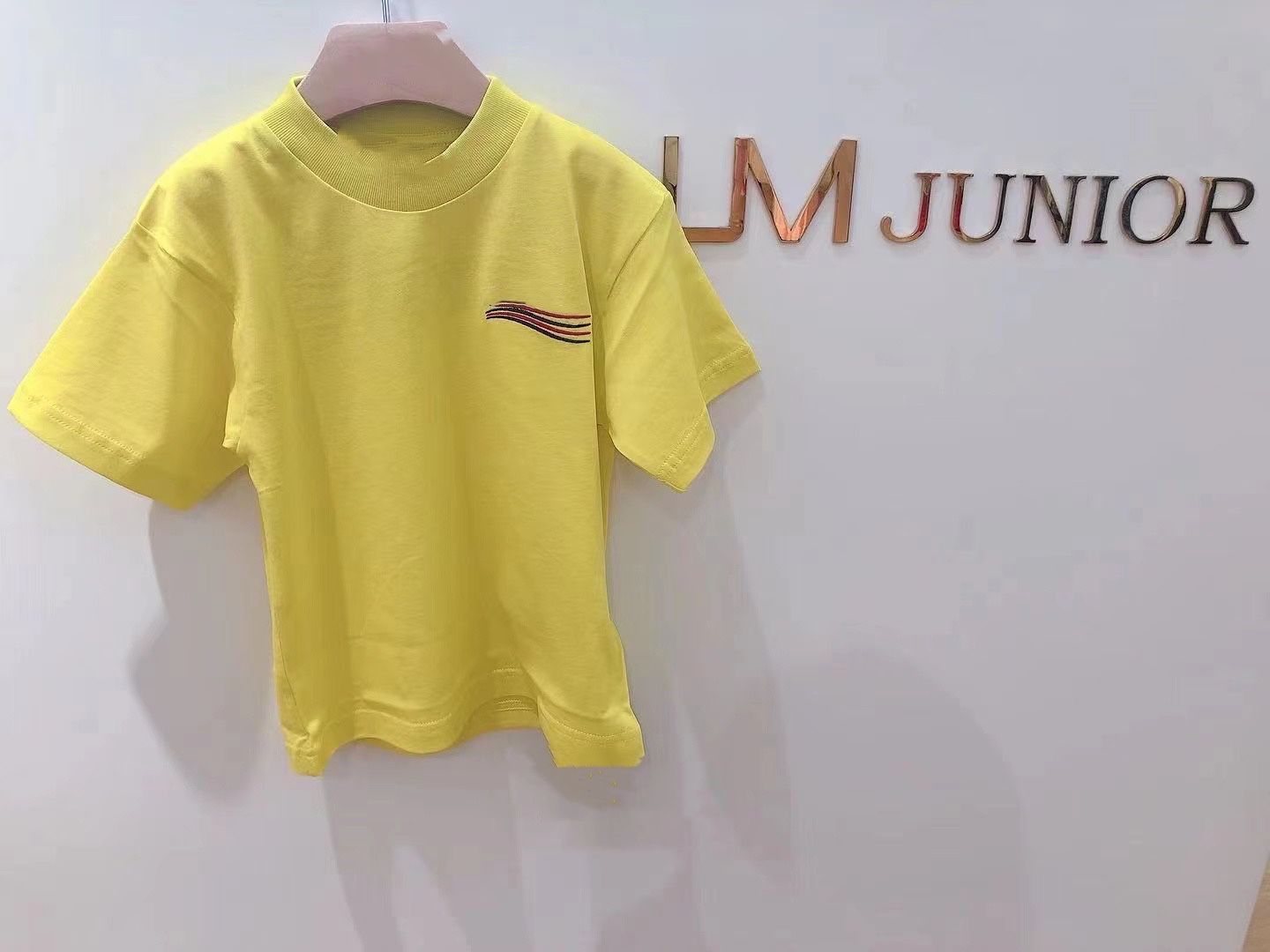 camisa amarela