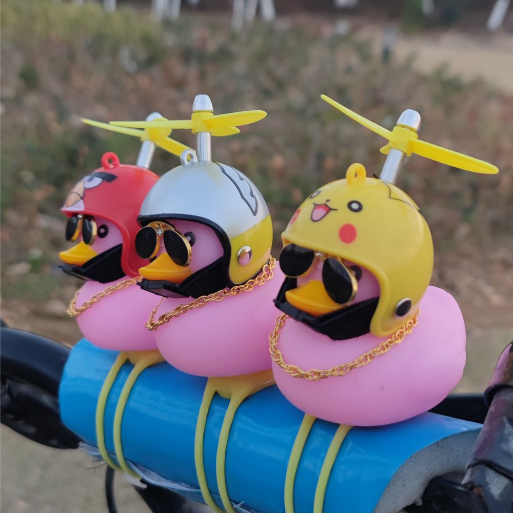 Voiture Ornement Canard Avec Casque Vent Cassé Petit Canard Jaune