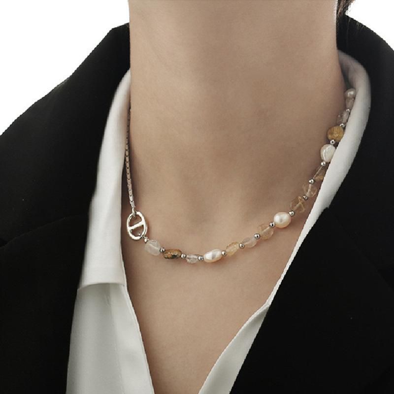 elegantes Naturales Perlas de agua dulce Collares para mujer Asimetría Cadena de cuentas Collar de