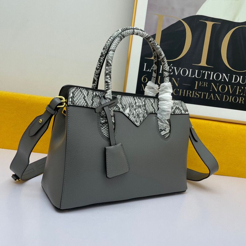 Compra 2021 Mujeres Marca Bolsos De Lujo Snakeskin Design Bolsos De Hombro  Bolsos Genuinos Totes De Cuero Famoso Bolsa De Compras Famoso Maletines De  Las Señoras De Los Viajeros Barato | Entrega