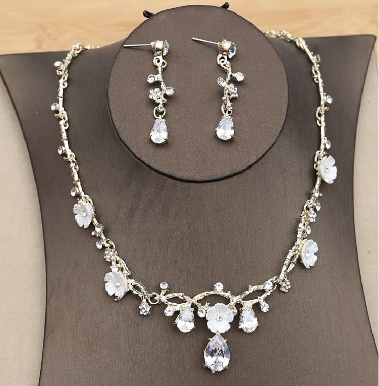Necklace + earrings
