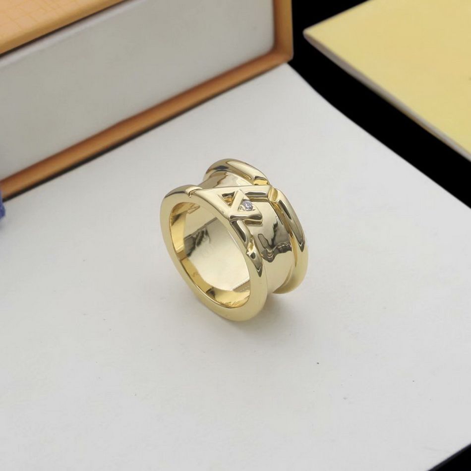 Yellow gold Ring/Size US6