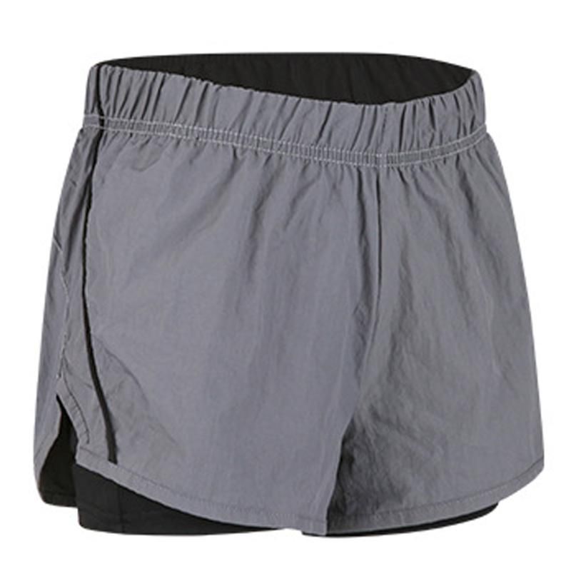 graue Shorts