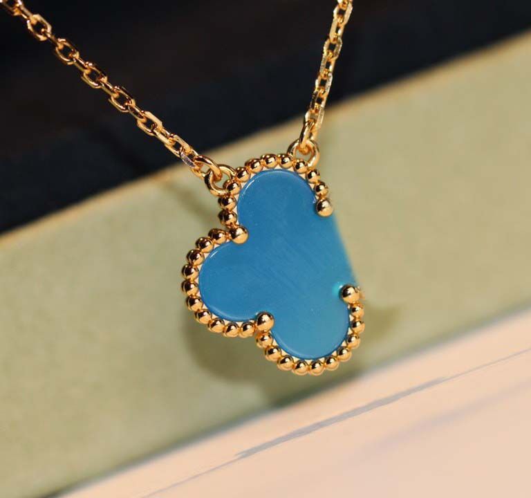 Collier 001