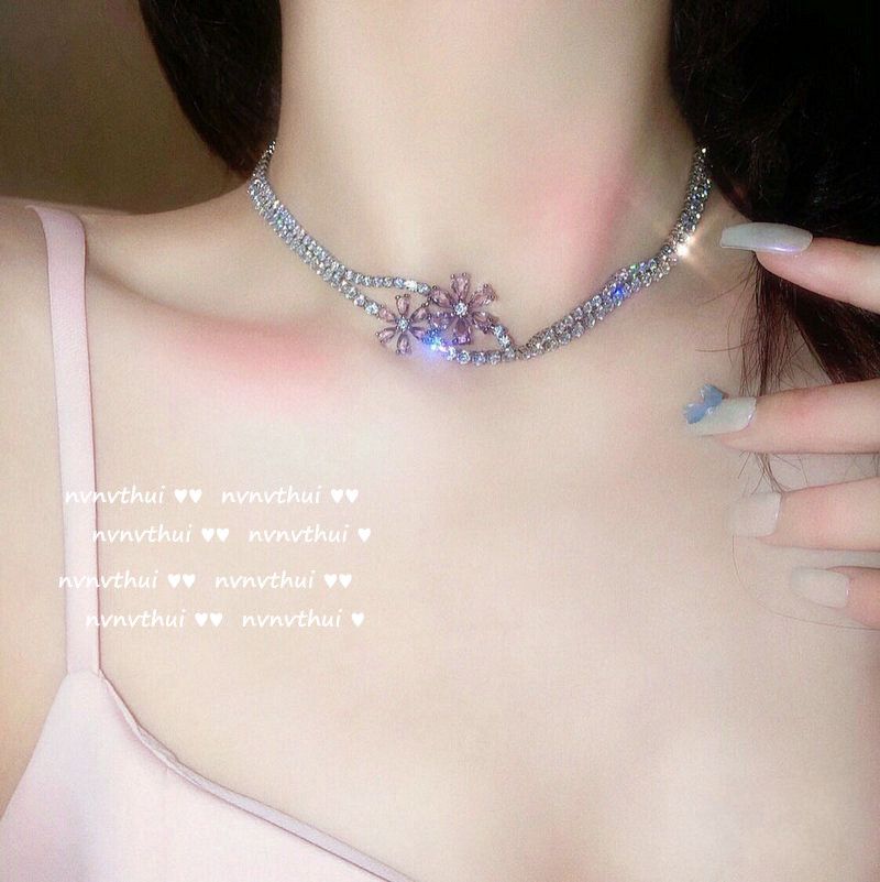 Blumen-Halskette