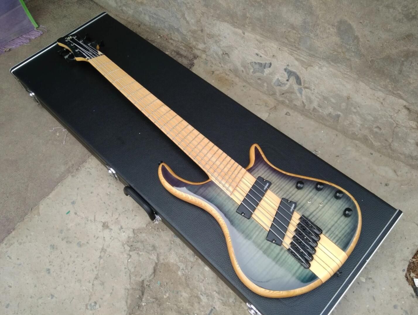 Compra Yones Raros 6 Cuerdas Azul Oscuro Llama Arce Parte Superior Eléctrico  Guitarra Cuello A Través Del Cuerpo, Trastes Furtados, Hardware Negro, Caja  De Batería De 9V Barato | Entrega Rápida Y