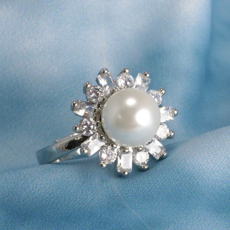 Flower pearl ring