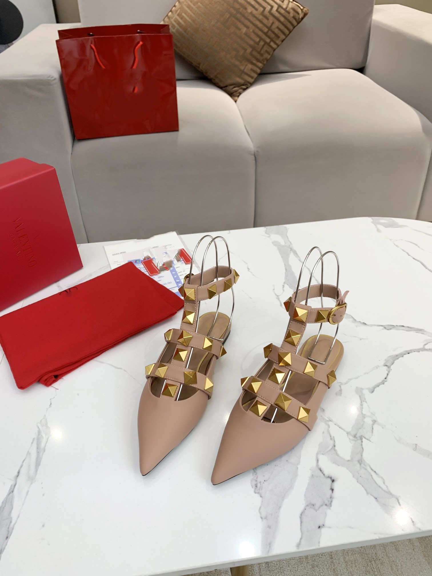 Acquistare Valentino  Lussurys Designer Scarpe 2021 Sandali Moda Scarpe  Piatte Di Alta Qualità Imitazione Contatore Di Marca Sandali Scarpe Piatte  J2 1 Economico | Consegna Veloce E Qualità | It.Dhgate