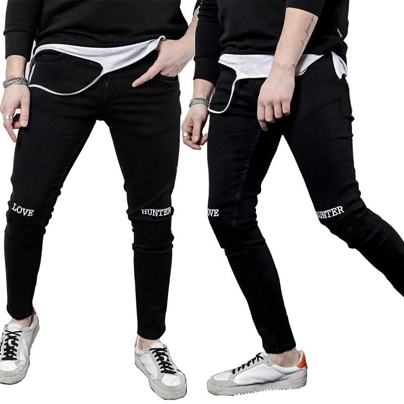 Compra Jeans Menores Para Hombre Pegado De Motocicleta Black Elasticity  Letra Impresa Confort De Moda Confort Denim Boyfriend Pequeños Pantalones  Pantalones Pantalones Lavados Barato | Entrega Rápida Y Calidad | Es.Dhgate