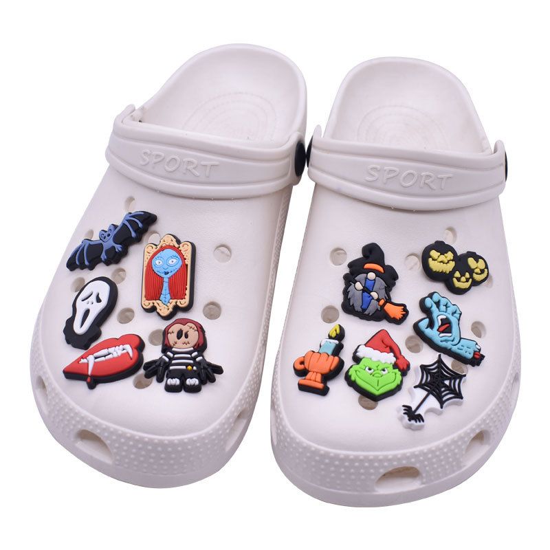 100 Шт. / Компл. Wholwsale Хэллоуин Party Croc Jibbitz Clog Clog Для Обуви Наклейки Украшения Браклет Отдают От 13 руб.