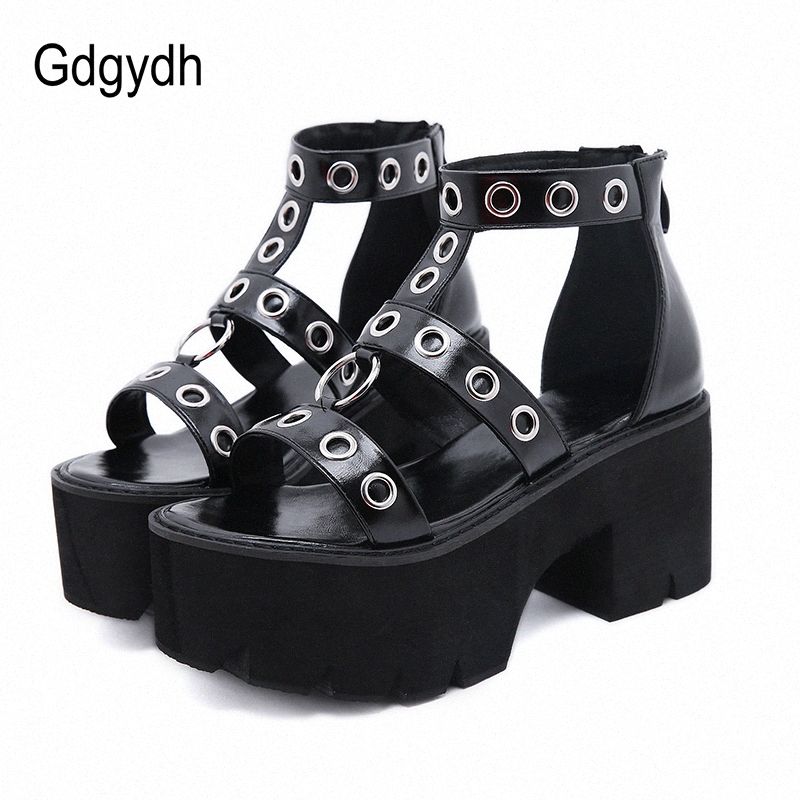 Compre Gdgydh Preto Punk Gótico Plataforma Sandálias Aberto Toe Fiving  Mulheres Sapatas Verão Sapatos Sexy Rebites Rebites Grosso Calçado Gota  Navio C9PT # Barato | Entrega Rápida E Qualidade | Pt.Dhgate