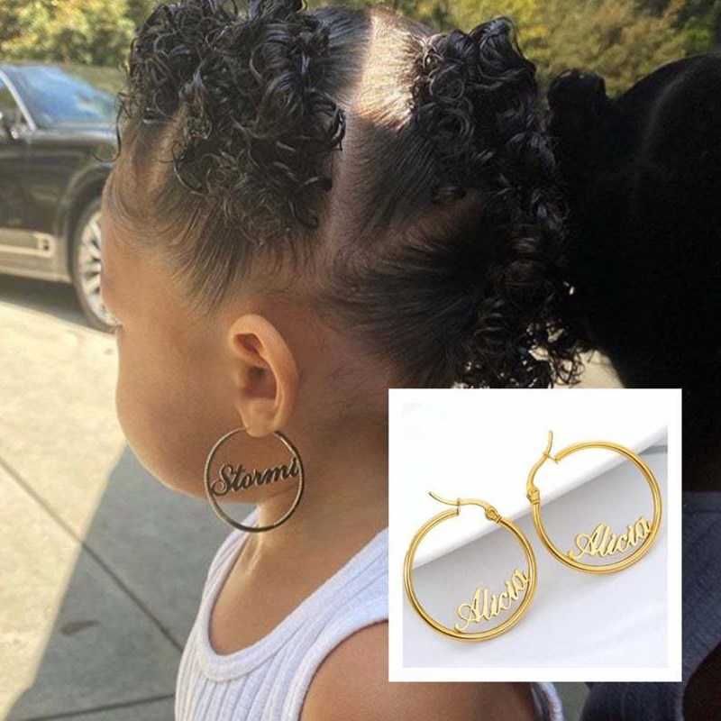 Aurolaco Ohrring für Kinder Kundenspezifische Reifen Ohrringe Personalisieren Name Ohrringe Edelstahl 30mm Ohrring für Mädchen Schmuck Geschenk 210924