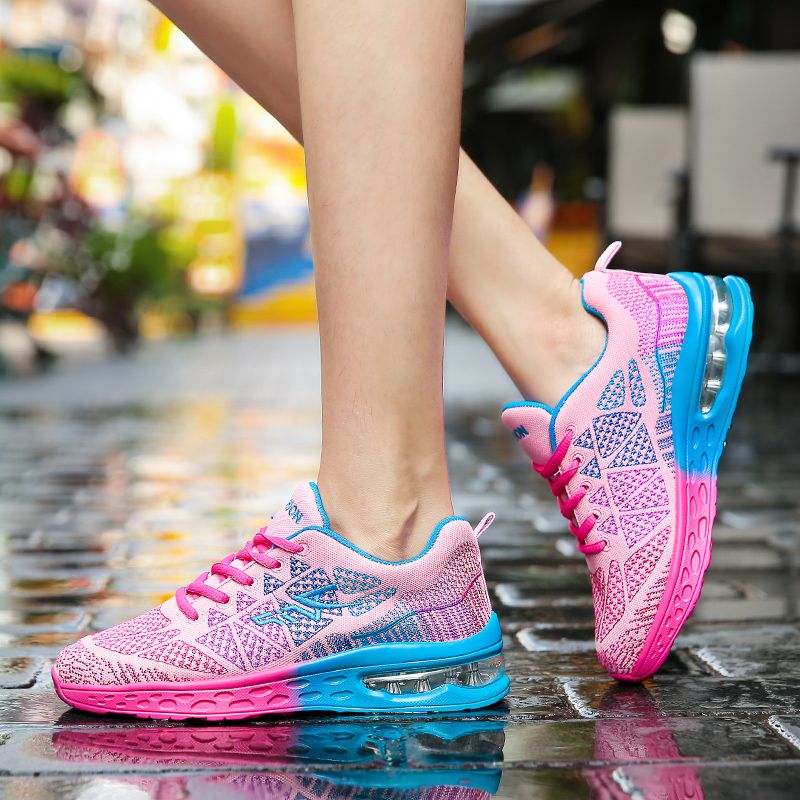 Спортивные кроссовки 2023