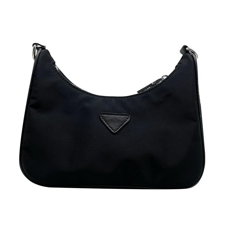 small black nylon crossbody bolsa