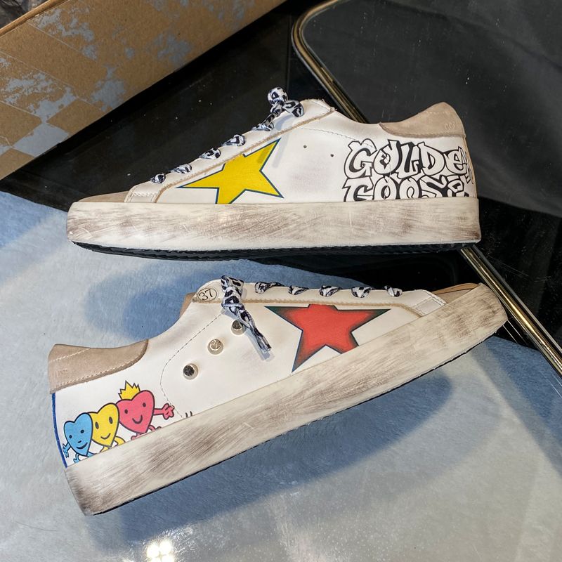 Compra Marca De Lujo Australiano Zapatillas De Deporte De Oro Zapatos De  Mujer Arco Iris Hembra Arco Iris Sonriente Cara Aumento Retro Estrellas  Graffiti Cuero De Vaca Zapatos Viejos Sucio 34 45