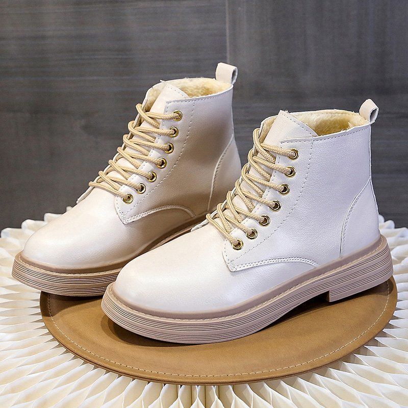 Botas militares de mujer ¿Como llevarlas? | Historias OUTFIE