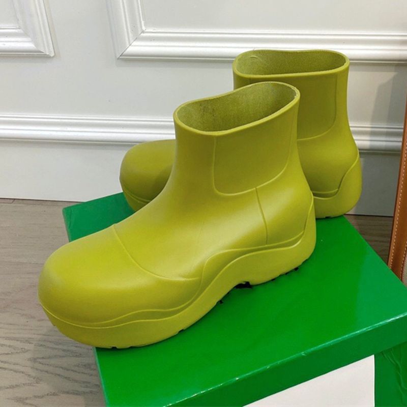Las botas de agua arrasan el \