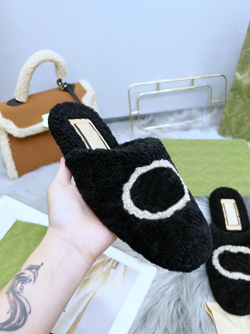 slippers black
