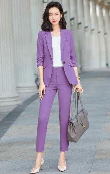 紫色のコートパンツ
