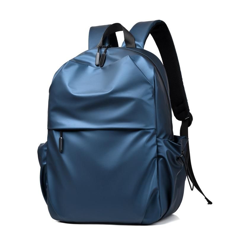 Vacaciones de verano gente viaje concepto mochila con hombre de - foto de  stock | Crushpixel
