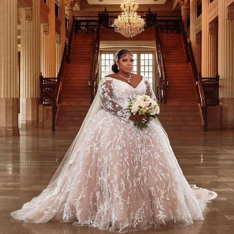 en milliard halt pyramide Champagne Plus Size Wedding Dresses Long Sleeves Bridal Gowns V Neck Beads  Lace Applique Beach Custom Made Court Train Chic A Line Robes De Mariée  From Country_wedding, $201.01 | DHgate.Com