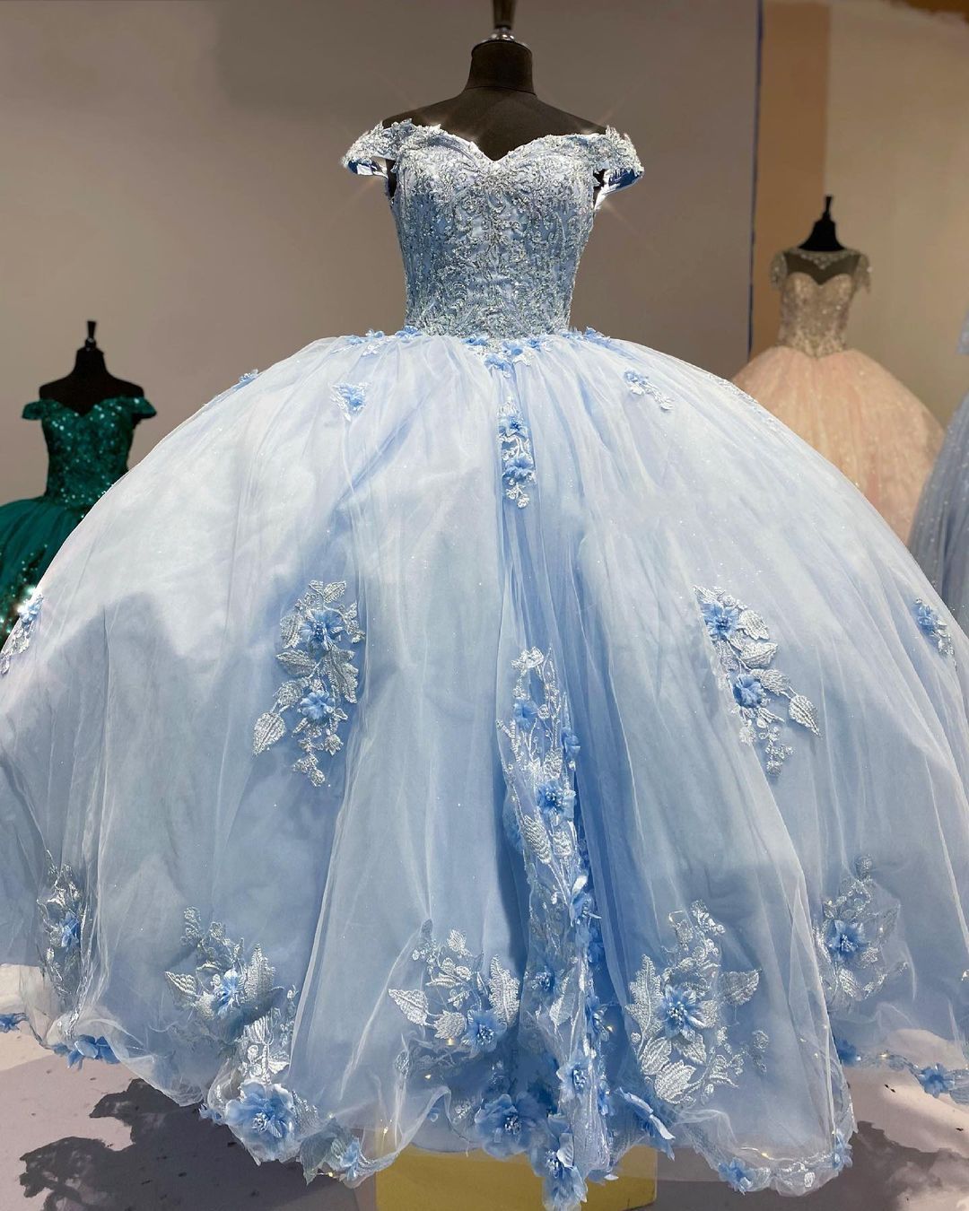 Compra 2022 Fashion Baby Baby Azul 3D Patrón Floral Flor Quinceañera  Vestidos De Fiesta Con Manga Fuera De Los Hombros Beads Tulle Ball Vestido  Encaje XV Vestido De Fiesta Vestidos 15 ANOS