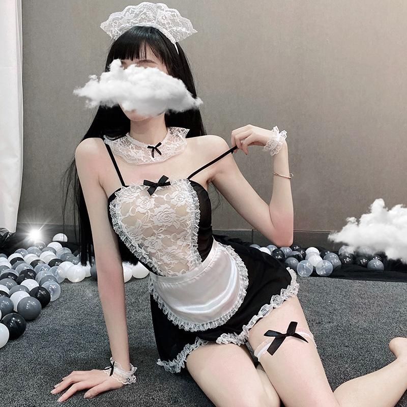 Sexy Lesbian Maid