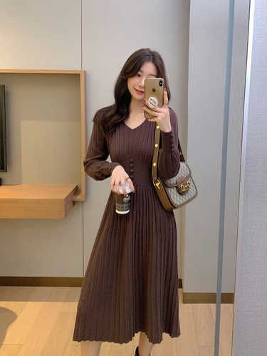 Robe midi au café