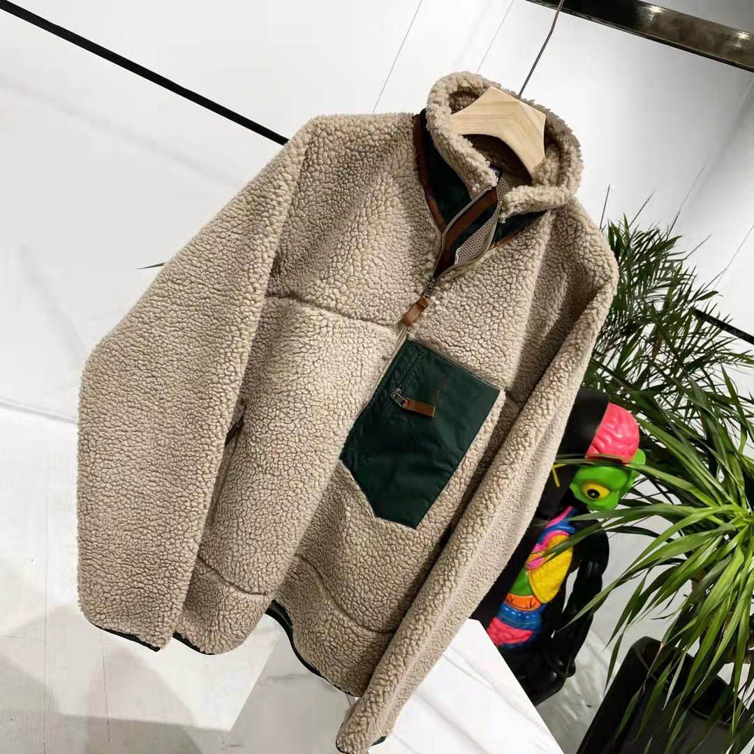 Beige/green pocket