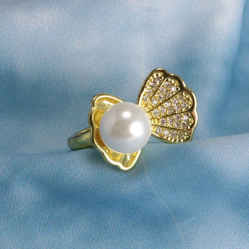 Shell Pearl Ring