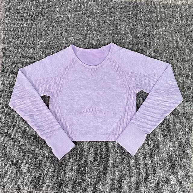 紫色のトップ