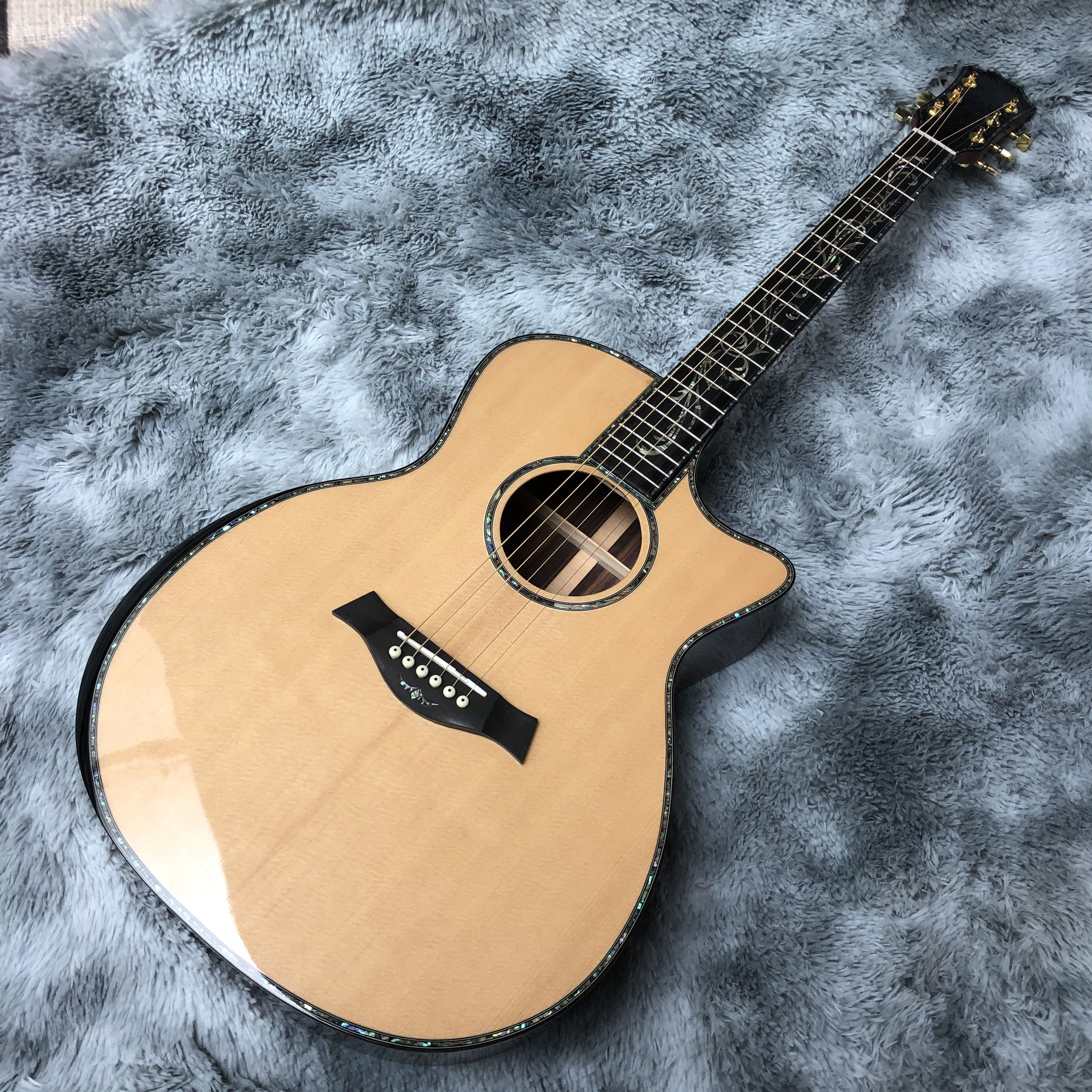 🎸La guitarra clásica o guitarra española. ▶️Las guitarras online