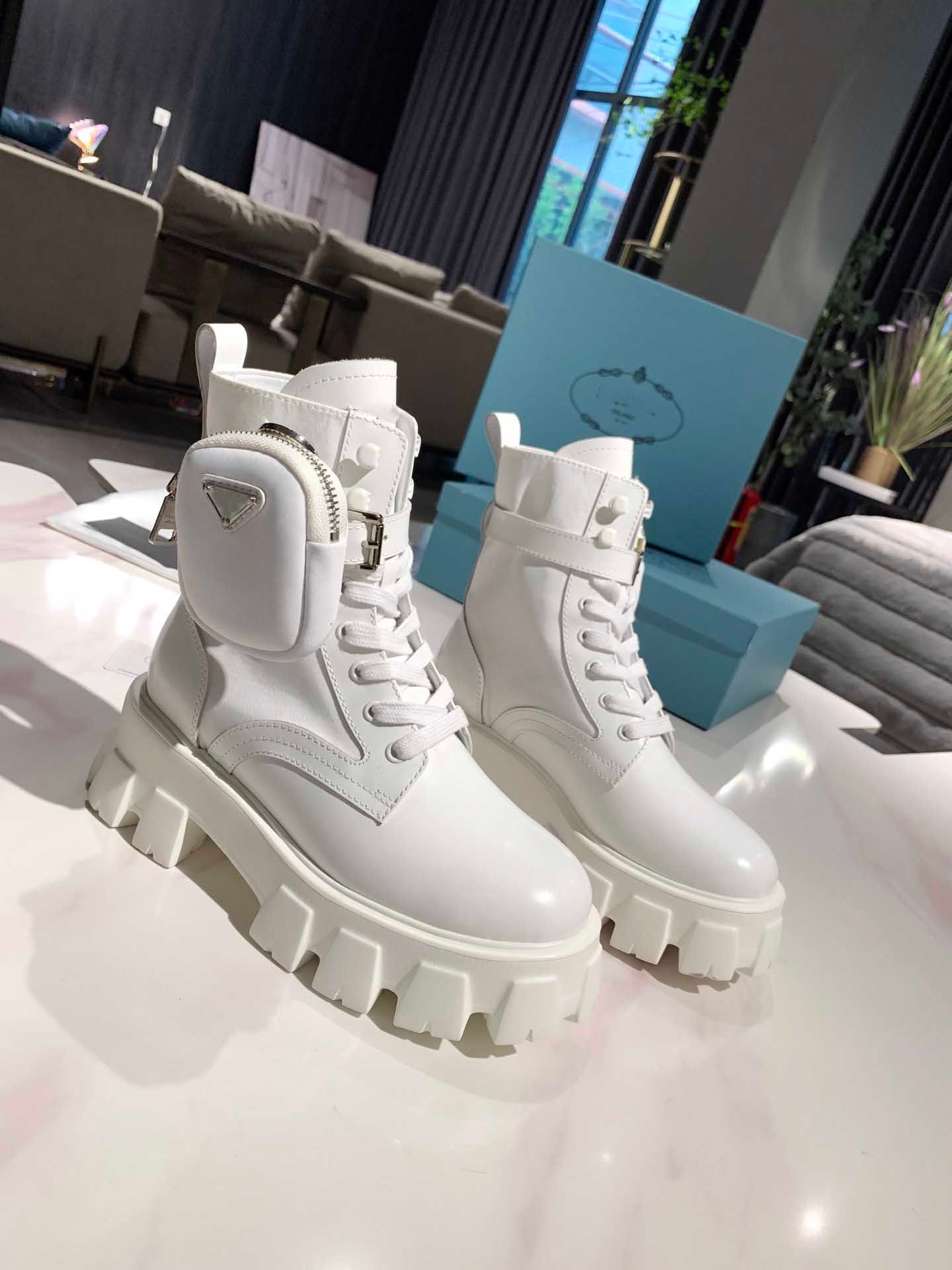 Compra 2021 Diseñadores De Moda Hombres Zapatillas Altas Zapatillas De  Deporte De Las Mujeres Plataforma Lienzo Zapatos Casuales Blanco Botas De  Combate Negro Con Bolsa Barato | Entrega Rápida Y Calidad | Es.Dhgate